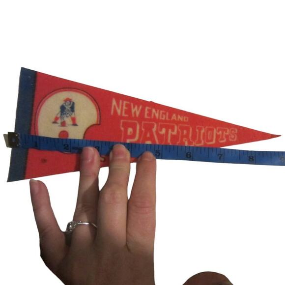 Vintage New England Patriots NFL Felt Pennant Retro Football Memorabilia - Picture 5 of 7